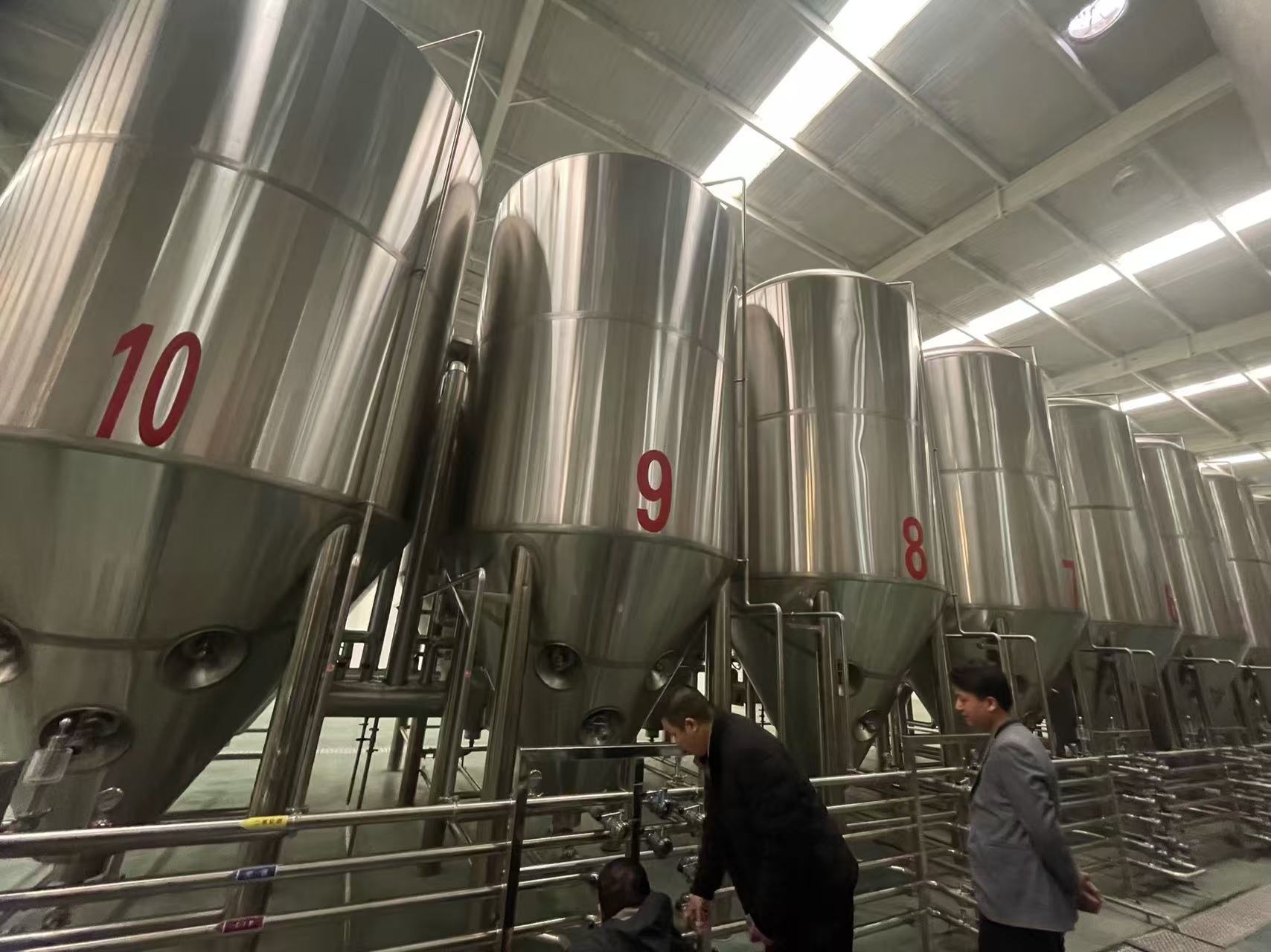 崇明精酿啤酒设备厂—平面布置、设备设计、制造、调试、培训等一条龙服务